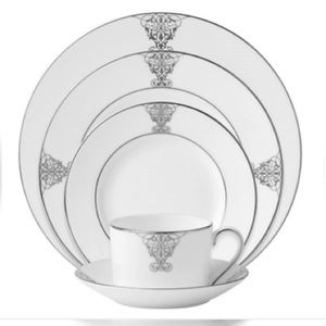 Vera Wang for Wedgwood Imperial Scroll 5-piece Place Setting